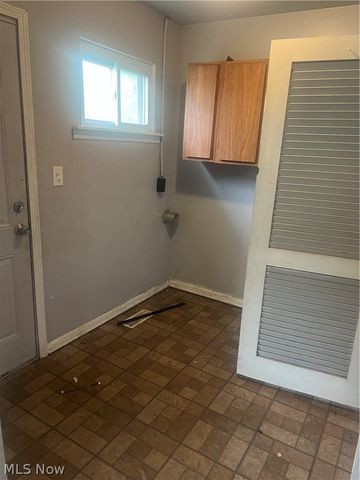 4433 E 158th Street, Cleveland, OH 44128