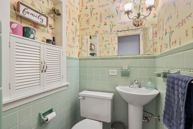 3358 Taylor AVENUE, Elmwood Park, WI 53405
