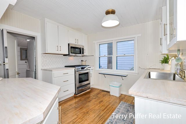 305 N Robert Street, Ludington, MI 49431