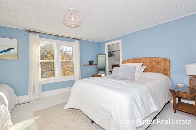 305 N Robert Street, Ludington, MI 49431