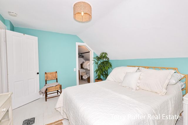 305 N Robert Street, Ludington, MI 49431