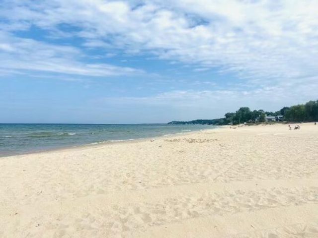 305 N Robert Street, Ludington, MI 49431