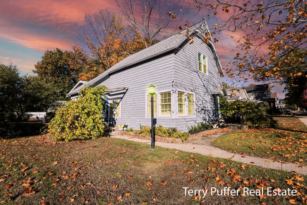 305 N Robert Street, Ludington, MI 49431