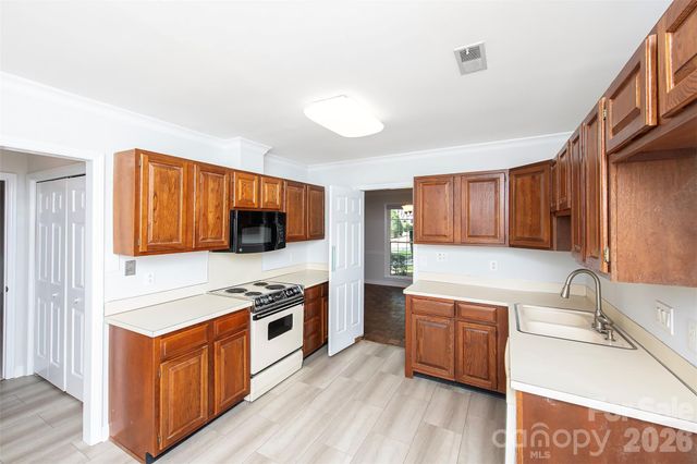 4248 Woodglen Lane, Charlotte, NC 28226