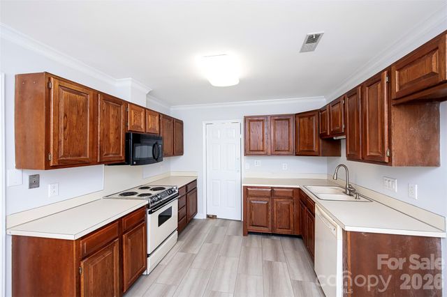 4248 Woodglen Lane, Charlotte, NC 28226