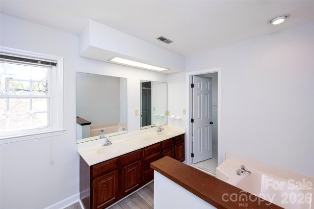 4248 Woodglen Lane, Charlotte, NC 28226