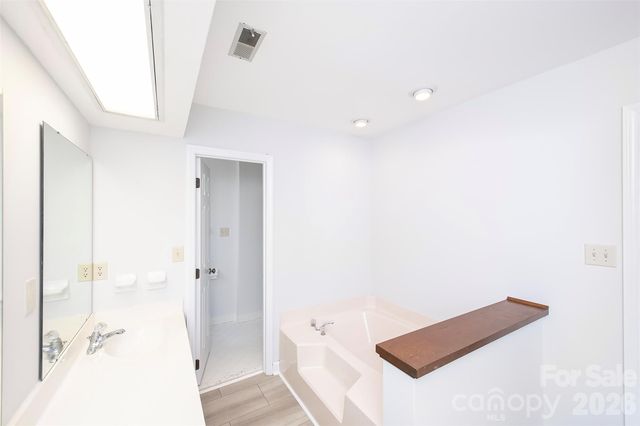 4248 Woodglen Lane, Charlotte, NC 28226