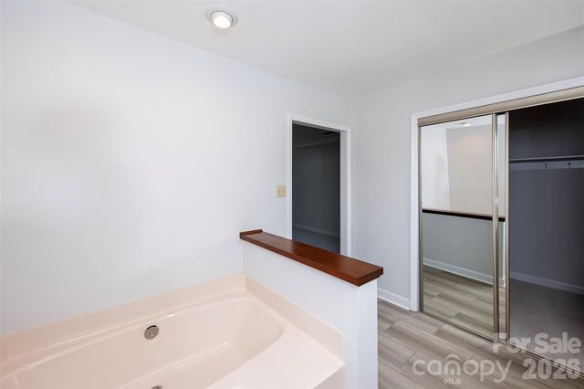 4248 Woodglen Lane, Charlotte, NC 28226