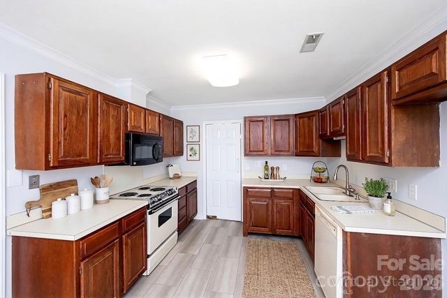 4248 Woodglen Lane, Charlotte, NC 28226