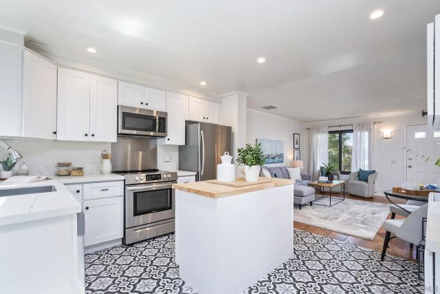2232 Caminito Pajarito 112, San Diego, CA 92107