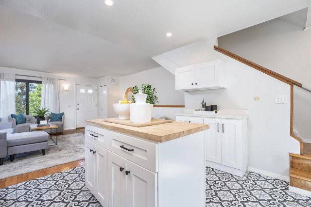 2232 Caminito Pajarito 112, San Diego, CA 92107