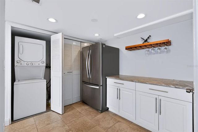 644 ISLAND WAY 406, Clearwater, FL 33767