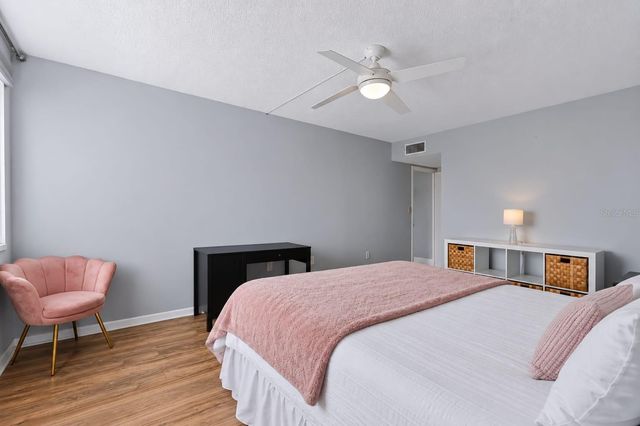 644 ISLAND WAY 406, Clearwater, FL 33767