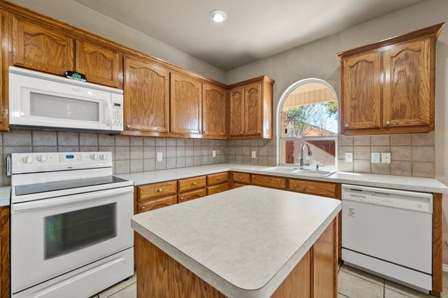 3736 Confidence Drive, Fort Worth, TX 76244