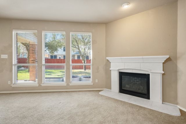 3736 Confidence Drive, Fort Worth, TX 76244