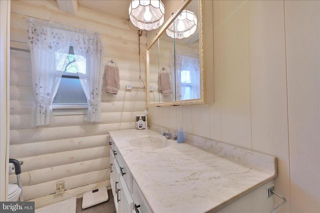 1881 RUNNING DEER DR, Auburn, PA 17922