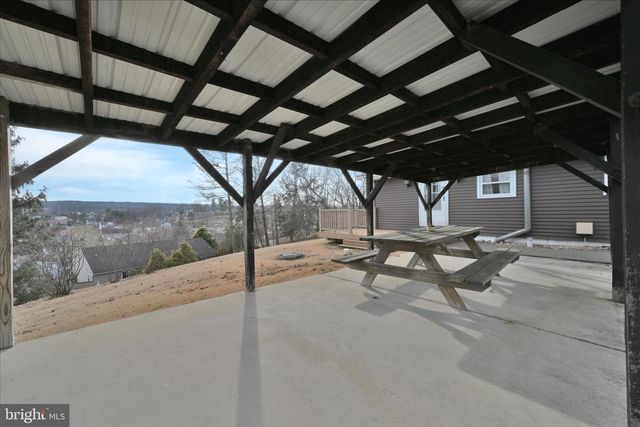 1881 RUNNING DEER DR, Auburn, PA 17922