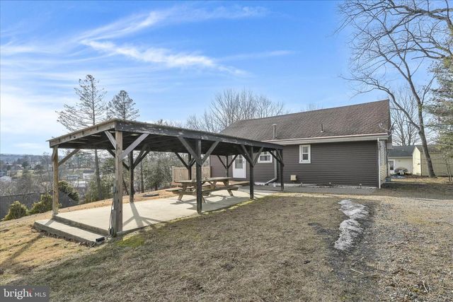 1881 RUNNING DEER DR, Auburn, PA 17922