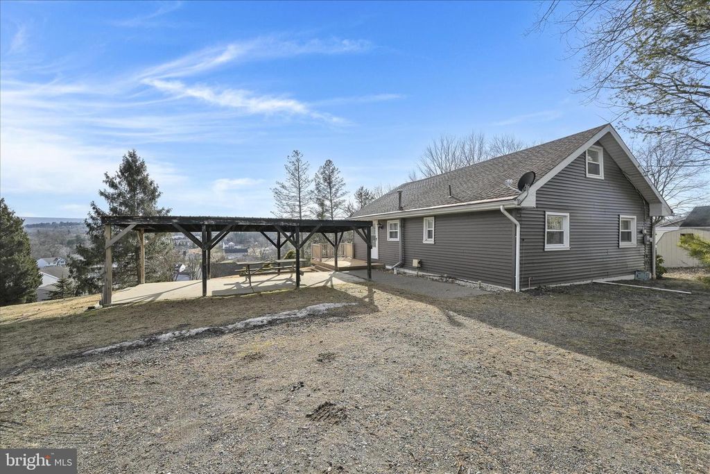 1881 RUNNING DEER DR, Auburn, PA 17922