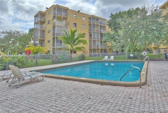 4147 Stirling Rd 105, Dania Beach, FL 33314
