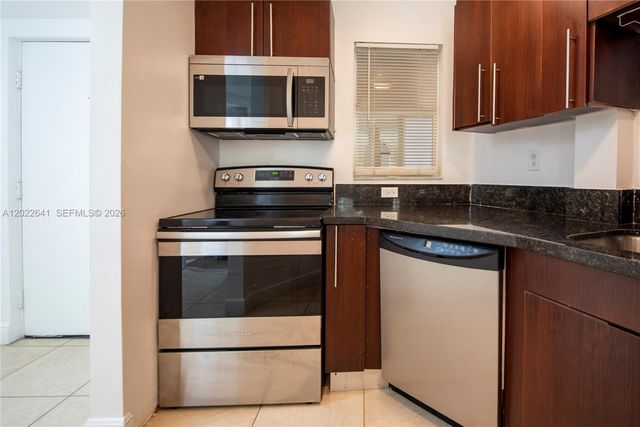 4147 Stirling Rd 105, Dania Beach, FL 33314