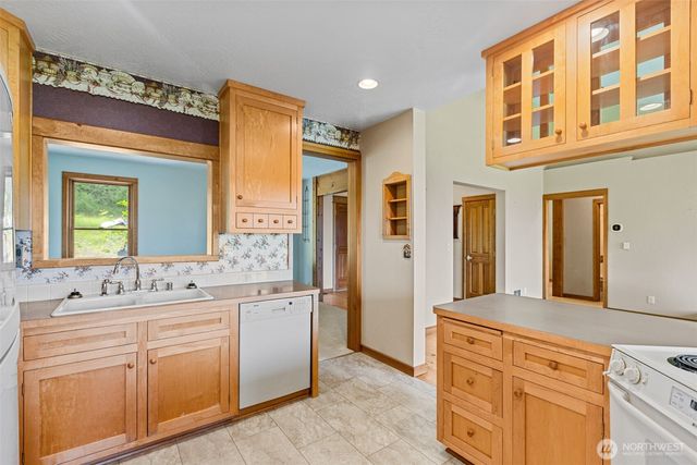 277 Shady Creek Lane, Port Angeles, WA 98362