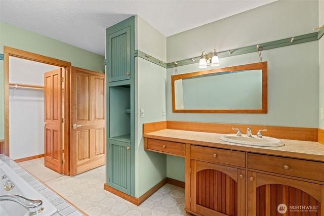 277 Shady Creek Lane, Port Angeles, WA 98362