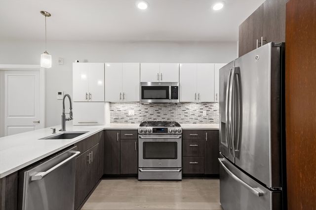 18 Cliveden 406W, Quincy, MA 02169