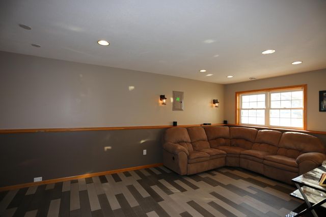 710 Isanti Parkway NW, Isanti, MN 55040