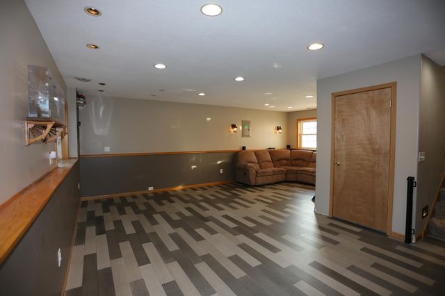 710 Isanti Parkway NW, Isanti, MN 55040