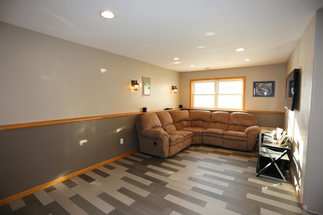 710 Isanti Parkway NW, Isanti, MN 55040