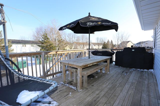 710 Isanti Parkway NW, Isanti, MN 55040