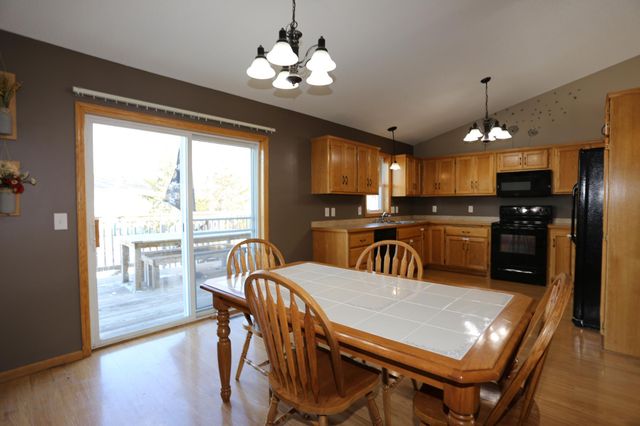 710 Isanti Parkway NW, Isanti, MN 55040