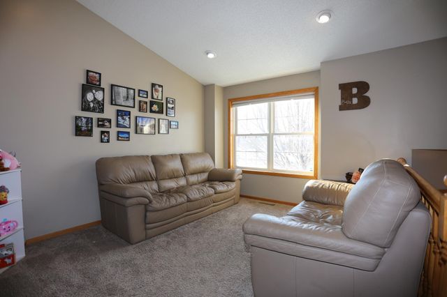 710 Isanti Parkway NW, Isanti, MN 55040