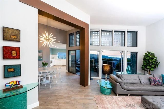 1060 America Way, Del Mar, CA 92014