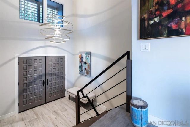 1060 America Way, Del Mar, CA 92014