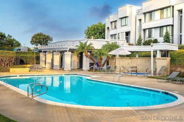 1060 America Way, Del Mar, CA 92014