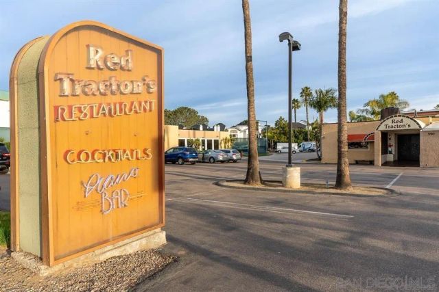 1060 America Way, Del Mar, CA 92014