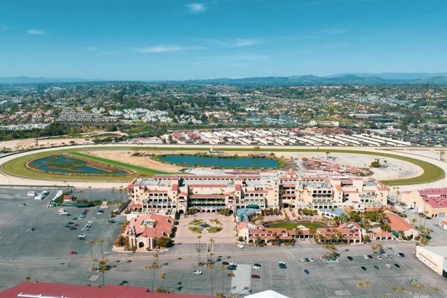 1060 America Way, Del Mar, CA 92014