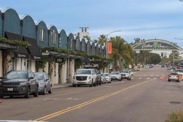 1060 America Way, Del Mar, CA 92014