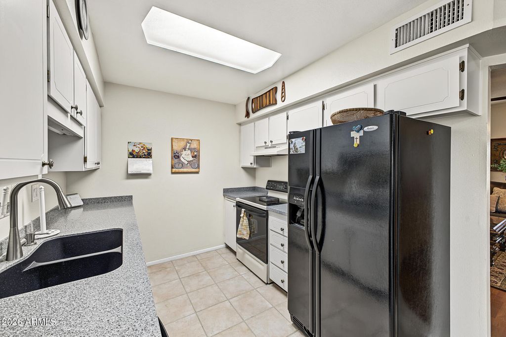9962 W LANCASTER Drive, Sun City, AZ 85351 — photo 5