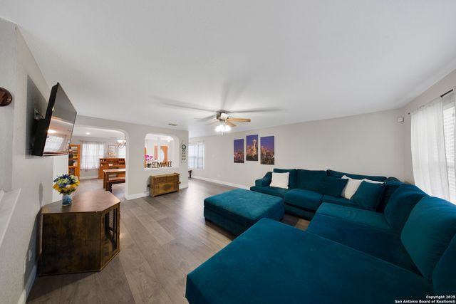 10136 Del Lago, San Antonio, TX 78245