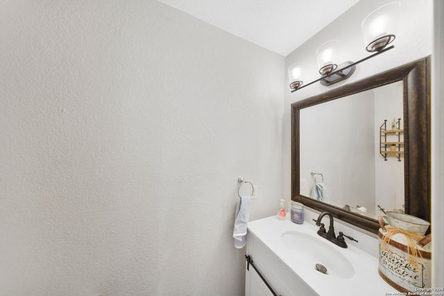 10136 Del Lago, San Antonio, TX 78245