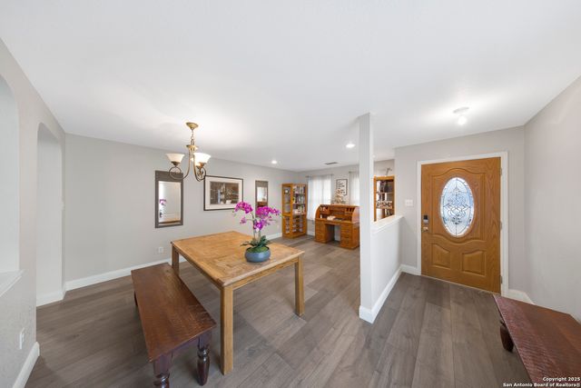 10136 Del Lago, San Antonio, TX 78245