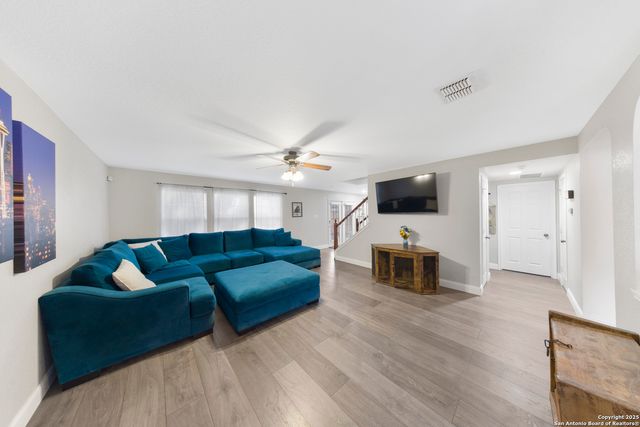 10136 Del Lago, San Antonio, TX 78245