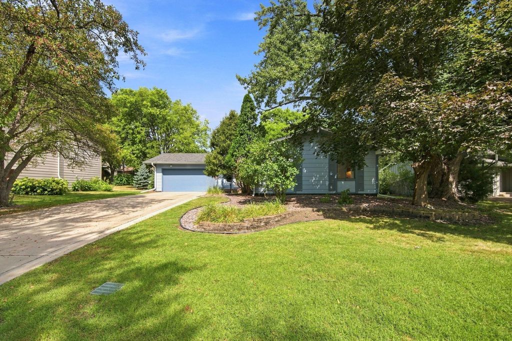 10900 Hyland Terrace, Eden Prairie, MN 55344 — exterior