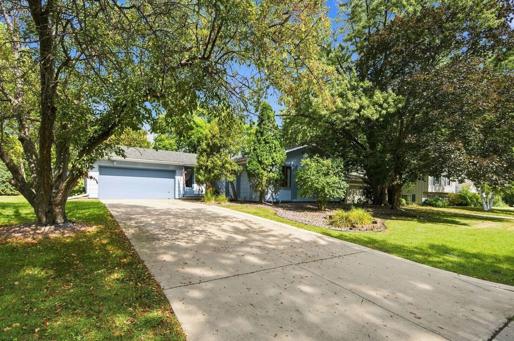 10900 Hyland Terrace, Eden Prairie, MN 55344 — photo 2