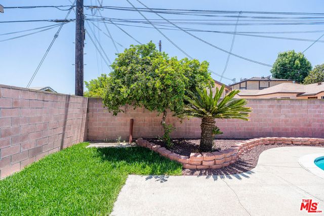 4906 E 59th Place, Maywood, CA 90270
