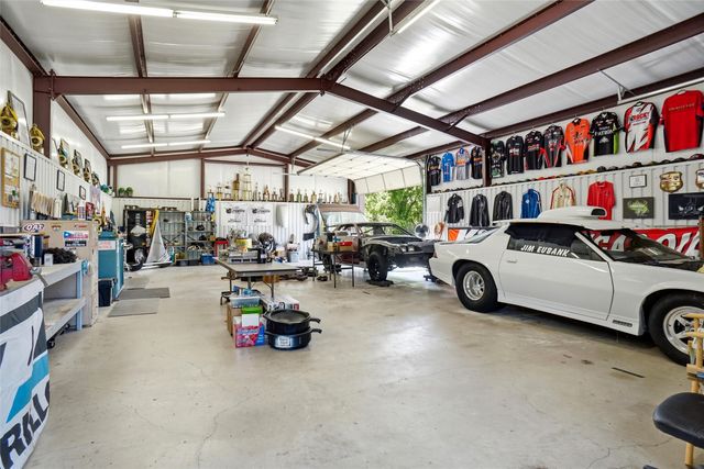 8983 W Odneal Road, Krum, TX 76249