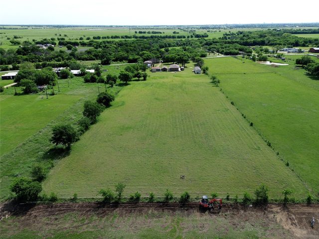 8983 W Odneal Road, Krum, TX 76249